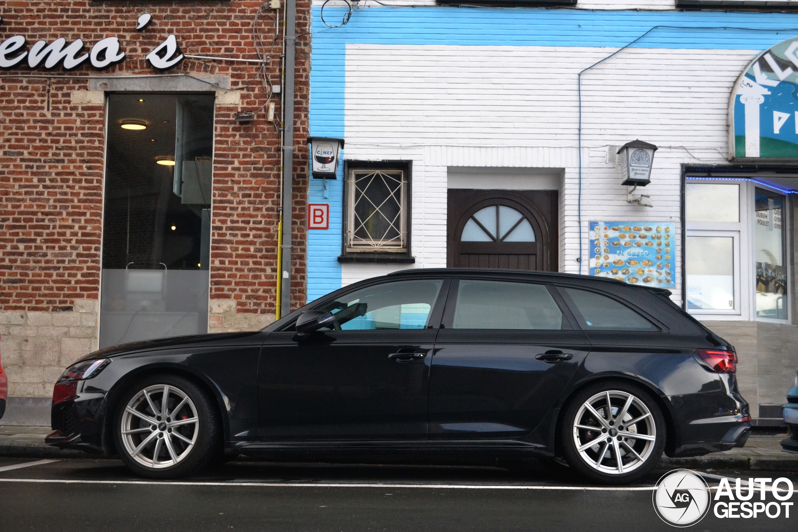 Audi RS4 Avant B9