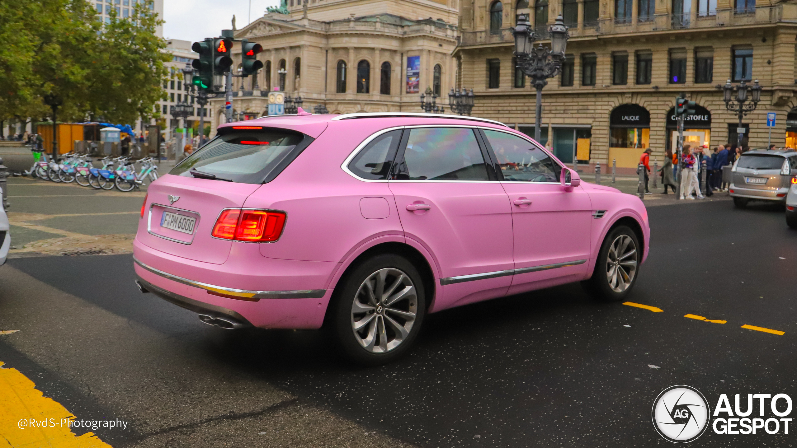 Bentley Bentayga Hybrid