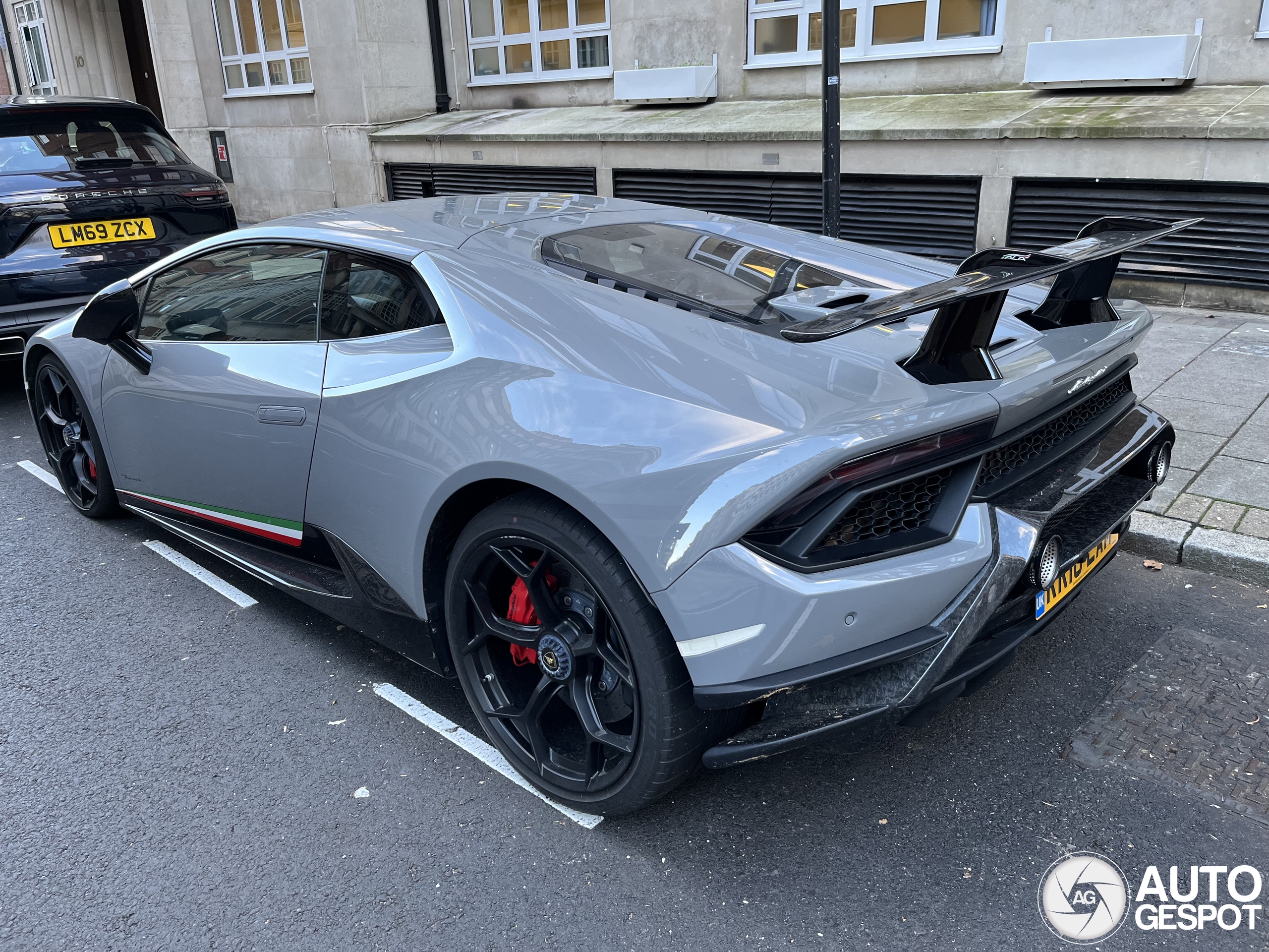 Lamborghini Huracán LP640-4 Performante