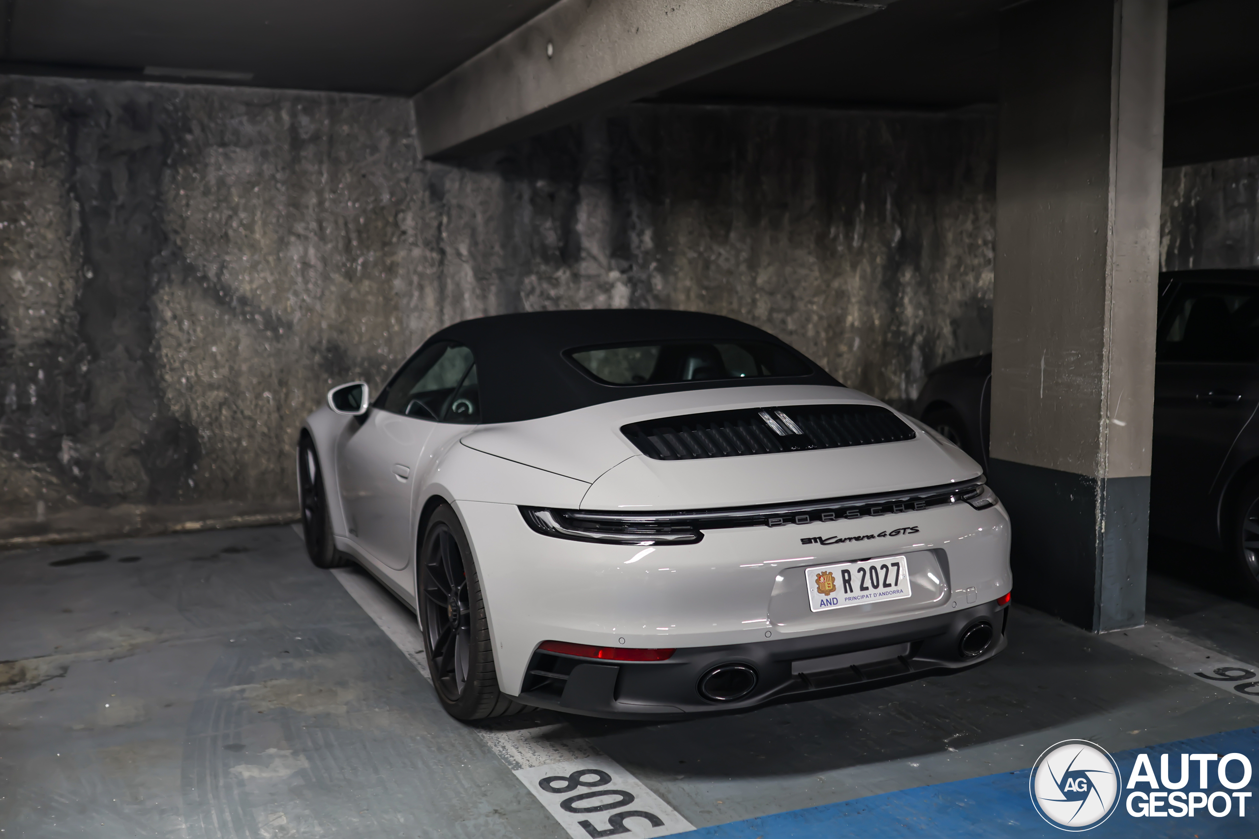 Porsche 992 Carrera 4 GTS Cabriolet