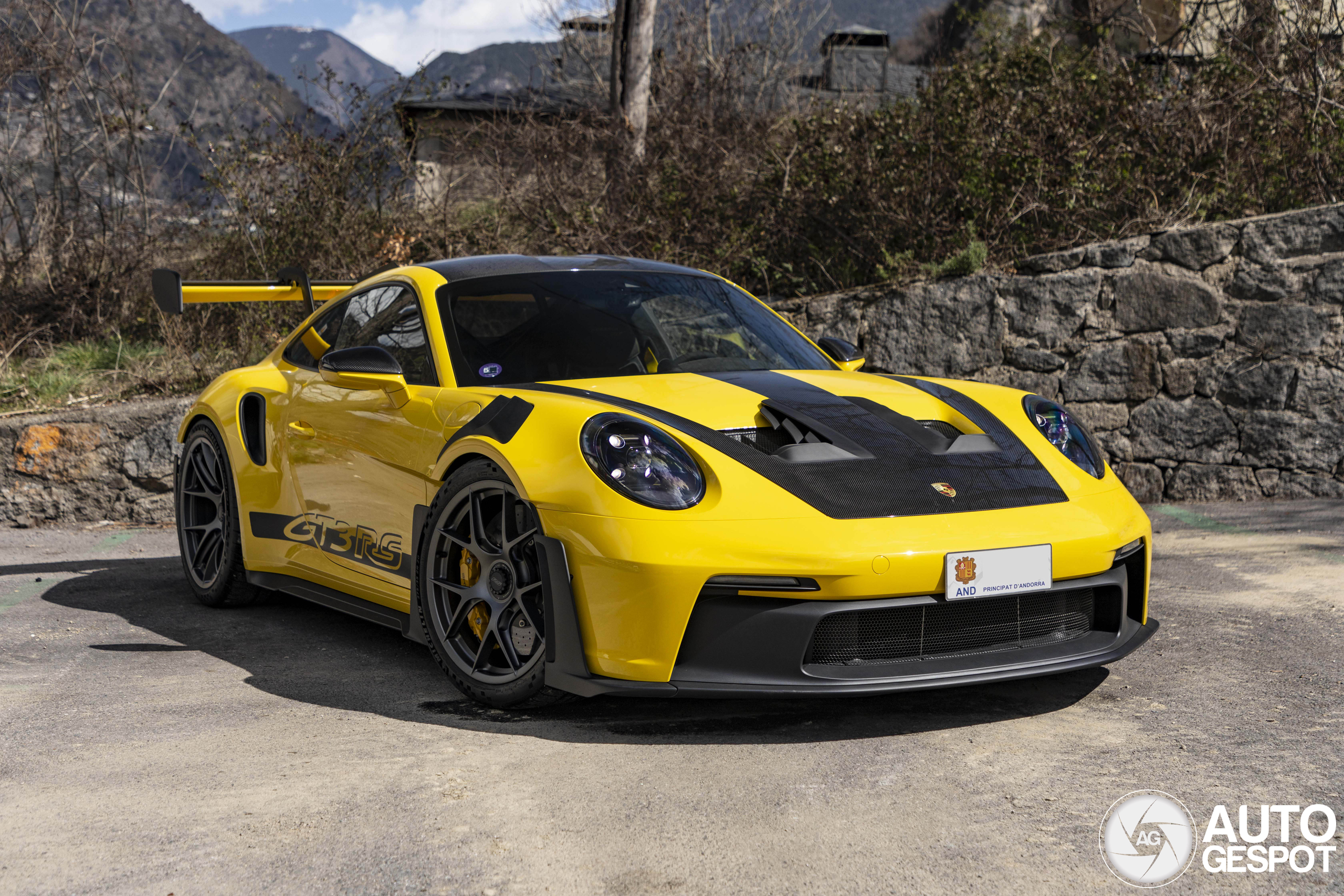 Porsche 992 GT3 RS Weissach Package