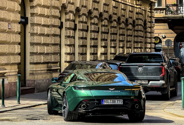 Aston Martin DB12