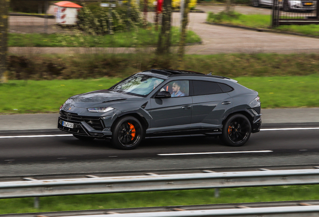 Lamborghini Urus S