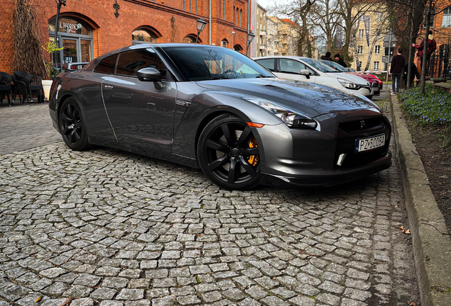 Nissan GT-R