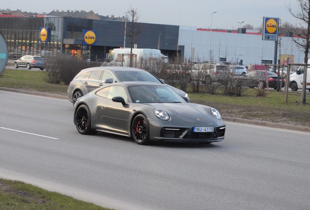 Porsche 992 Carrera 4 GTS