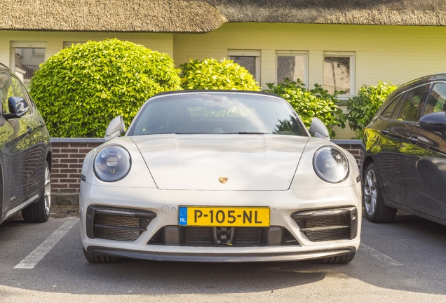 Porsche 992 Carrera 4 GTS Cabriolet