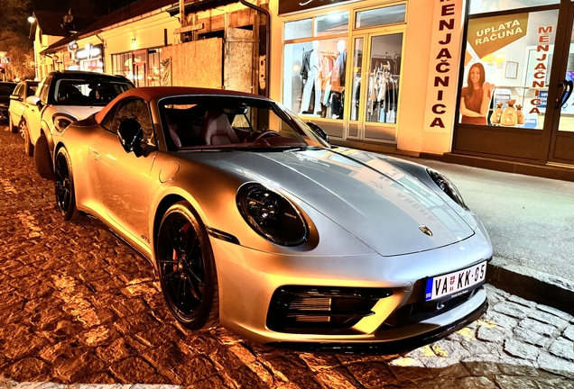 Porsche 992 Carrera 4 GTS Cabriolet