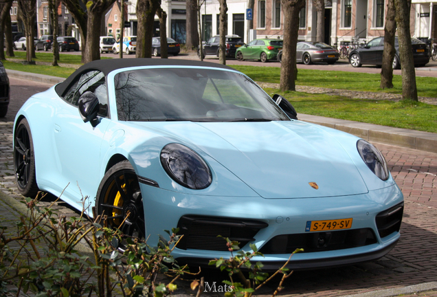 Porsche 992 Carrera 4 GTS Cabriolet