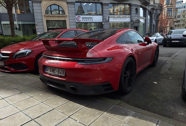 Porsche 992 Carrera GTS