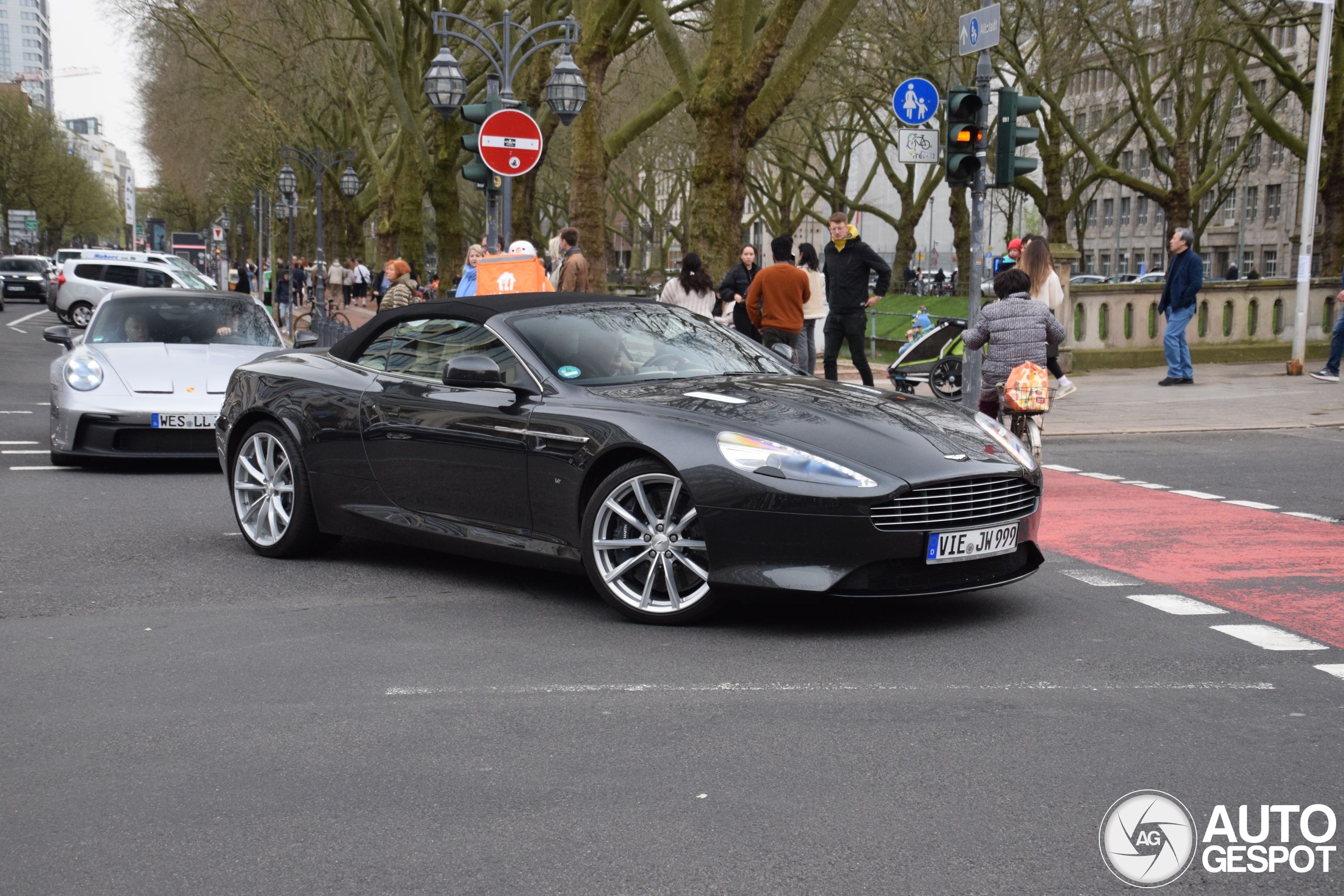 Aston Martin DB9 Volante 2013