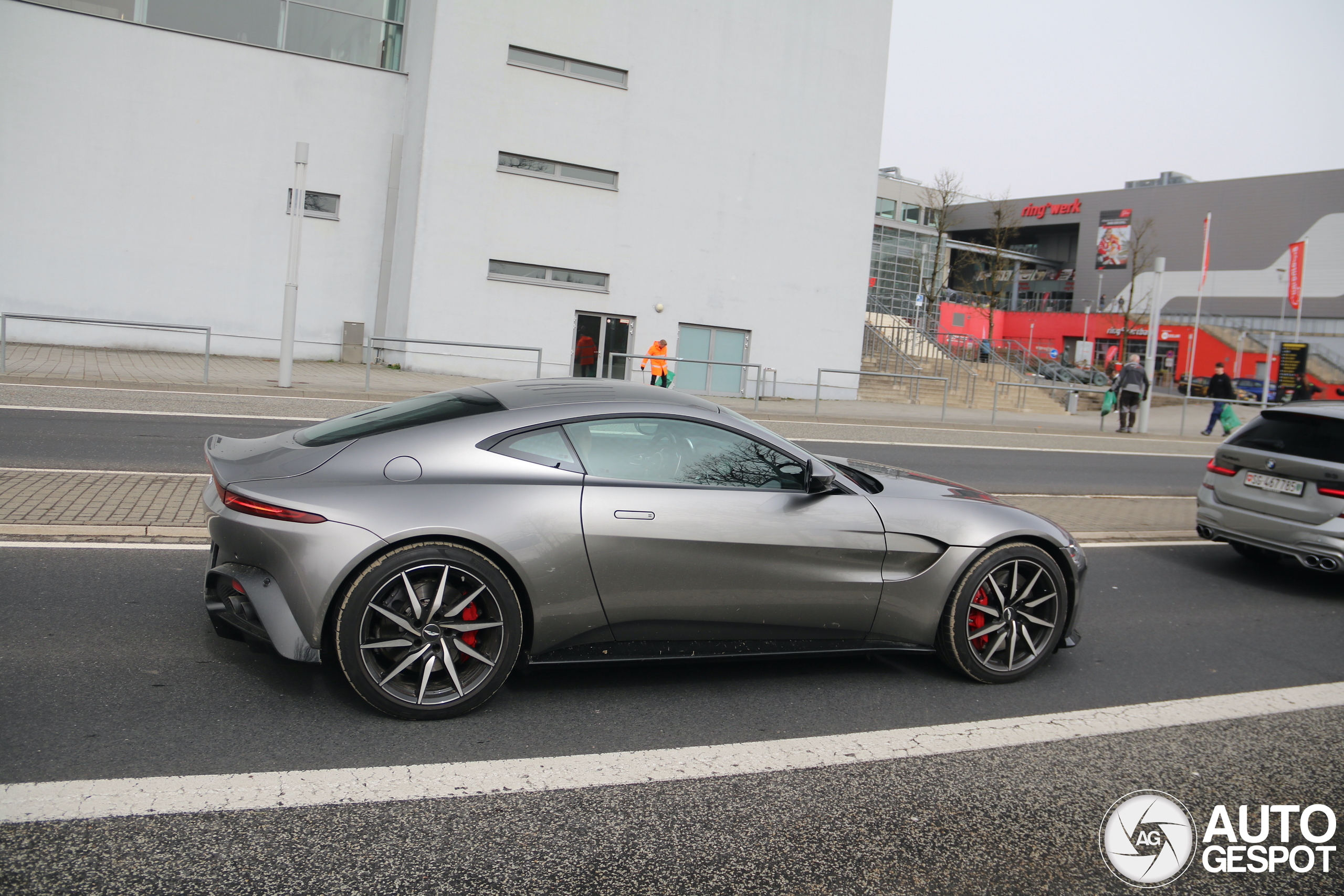 Aston Martin V8 Vantage 2018