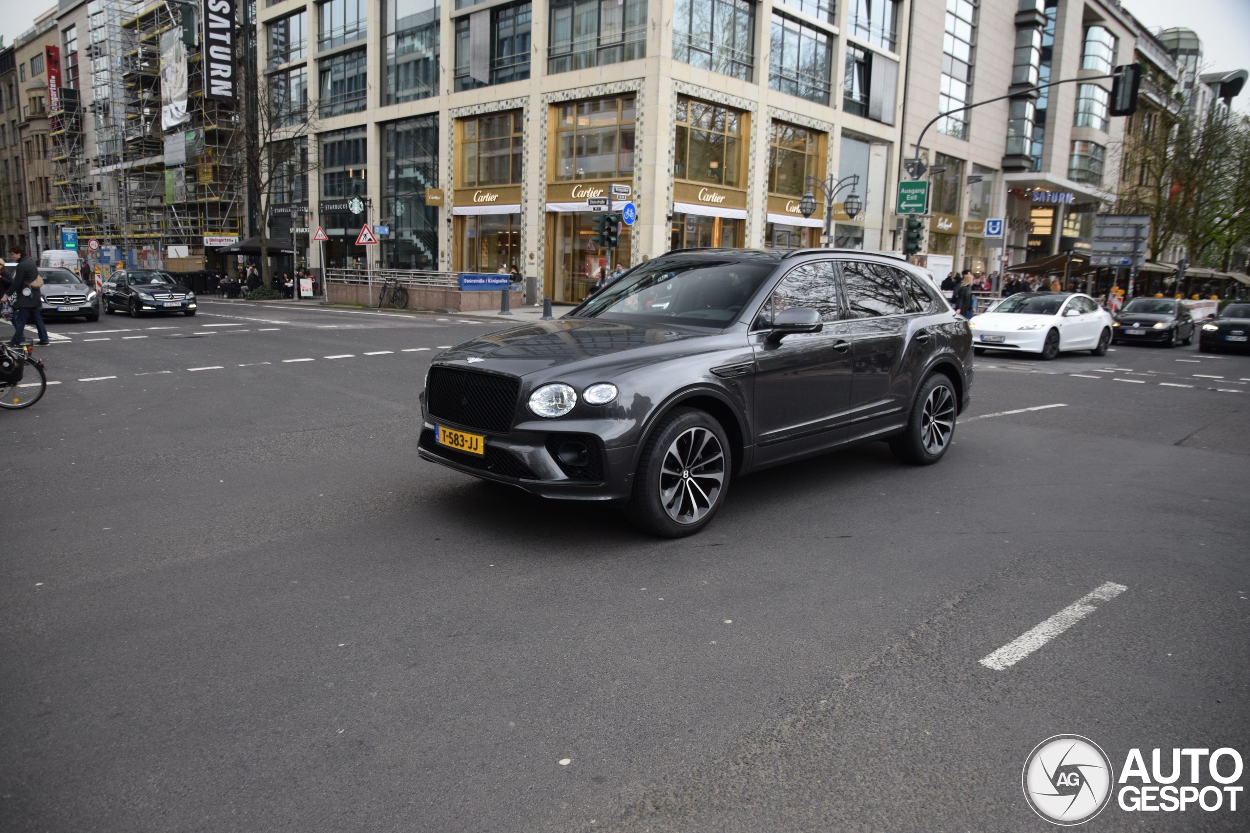 Bentley Bentayga Azure