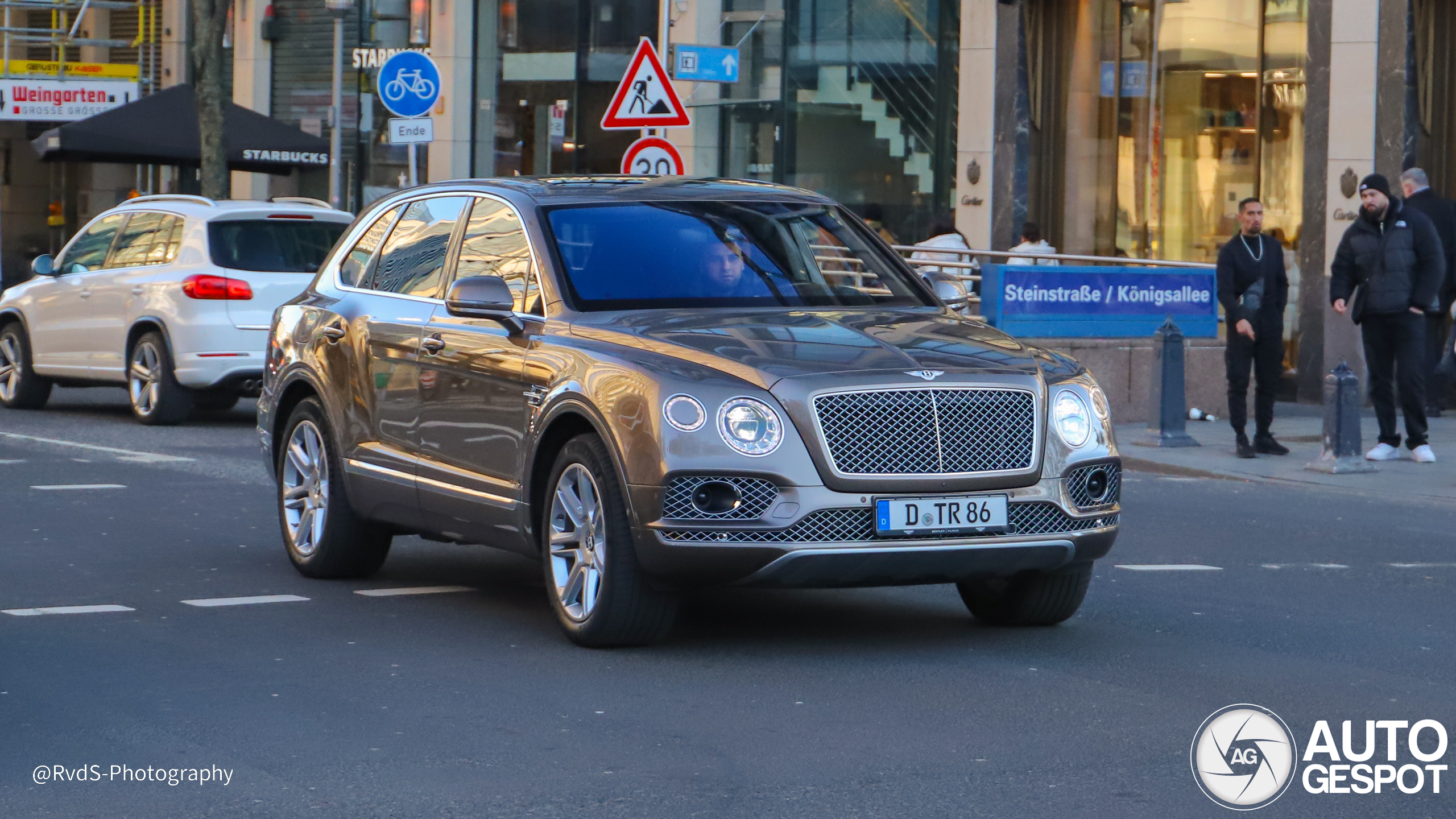 Bentley Bentayga V8