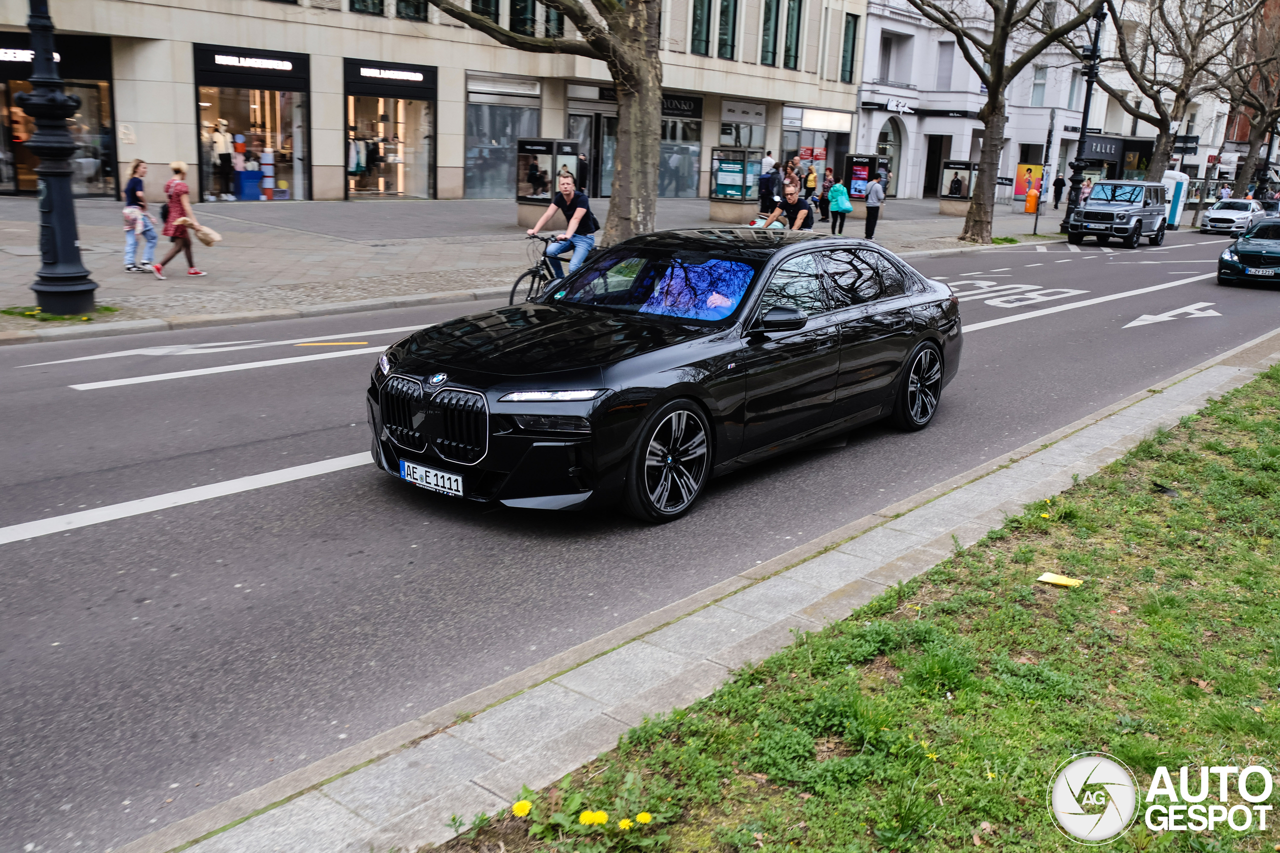 BMW M760e xDrive