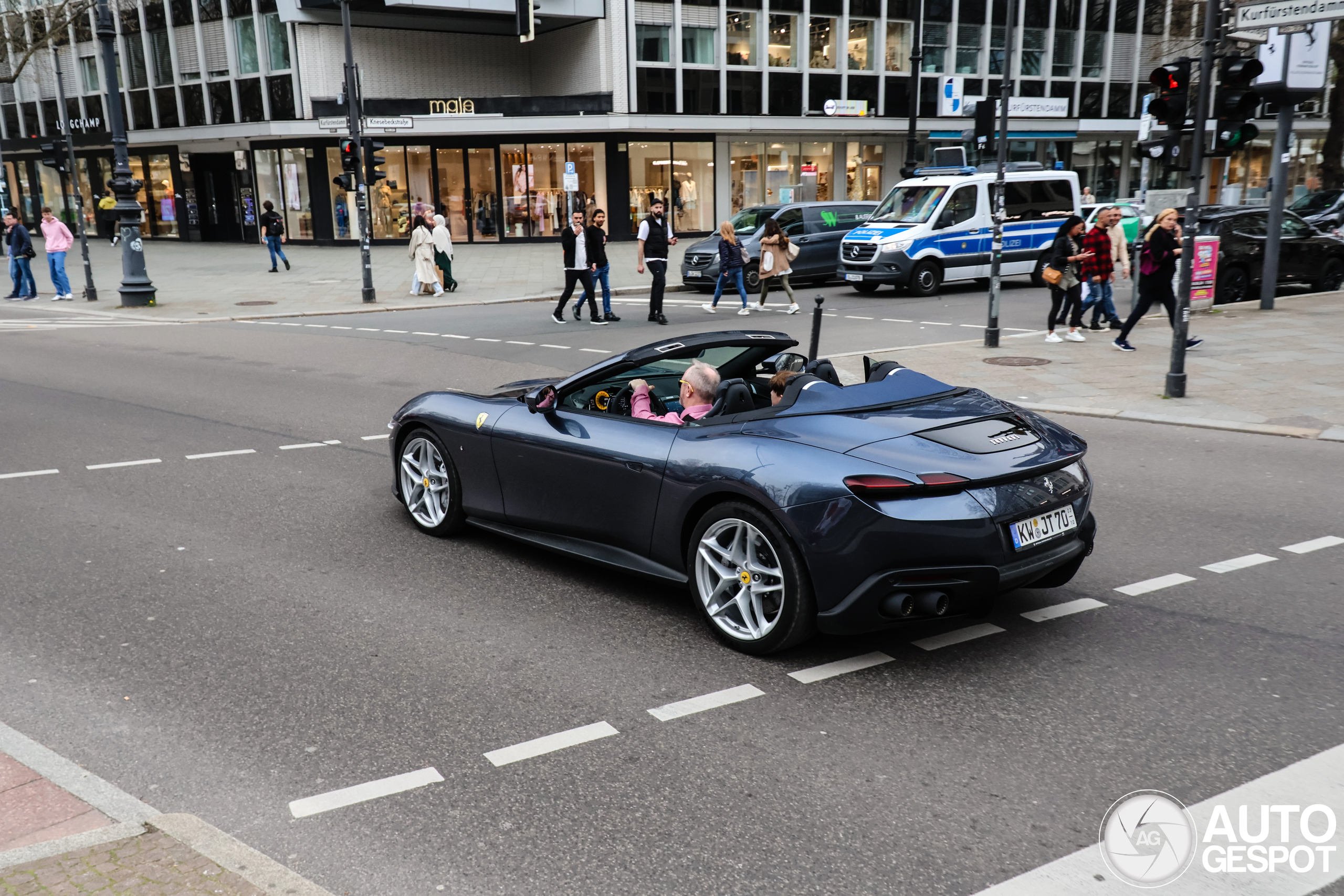 Ferrari Roma Spider