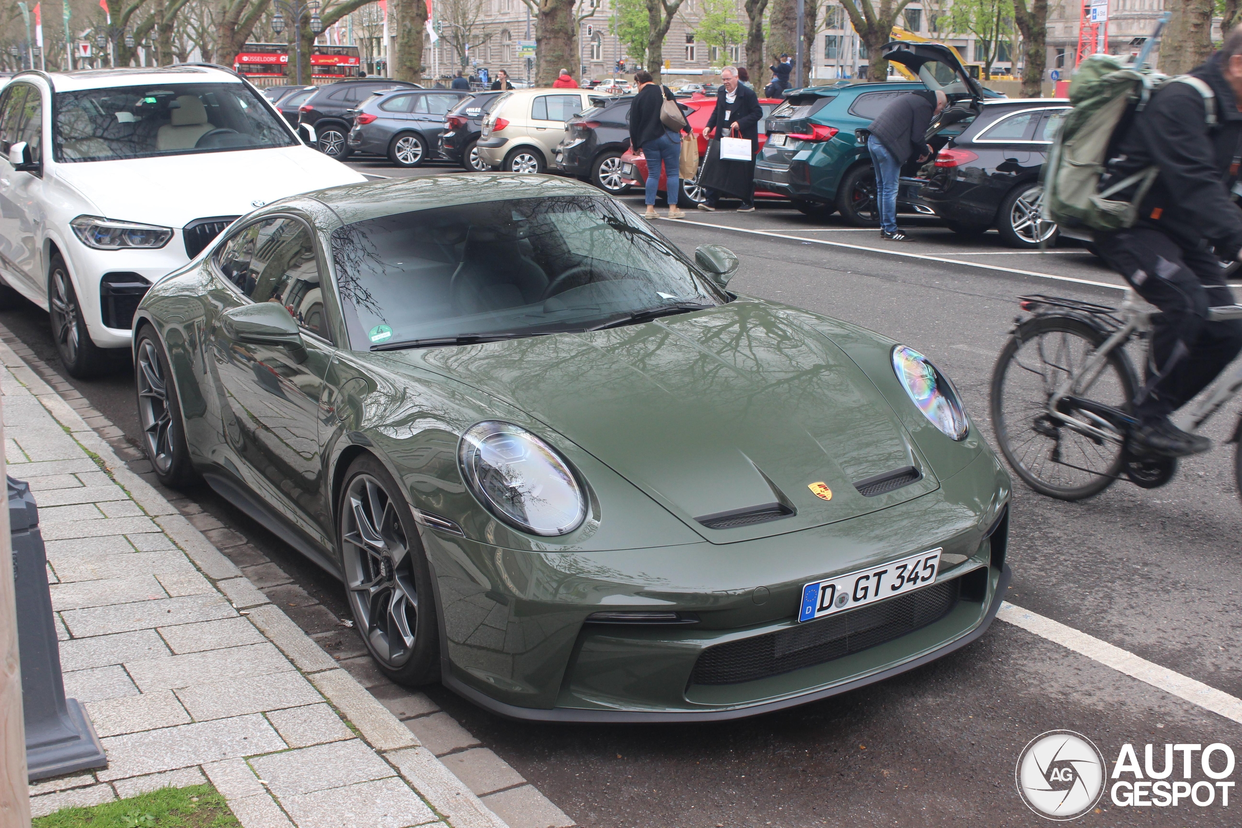 Porsche 992 GT3 Touring