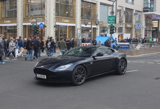 Aston Martin DB11 AMR