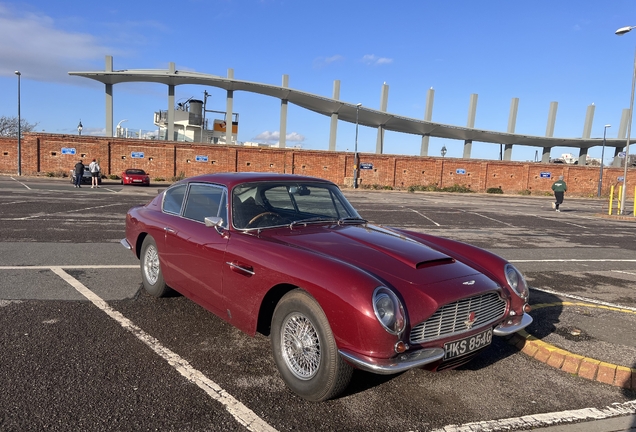 Aston Martin DB6 MKI