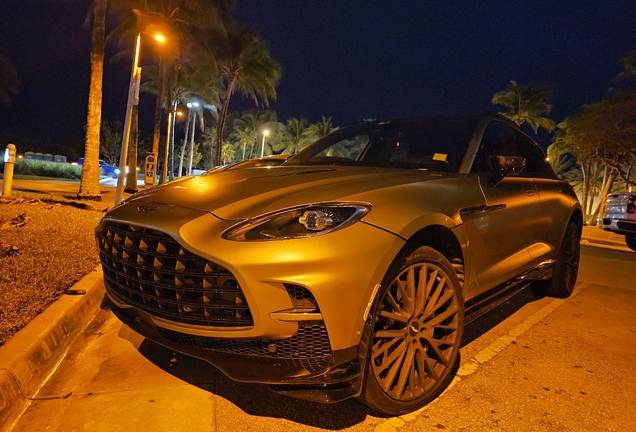 Aston Martin DBX707