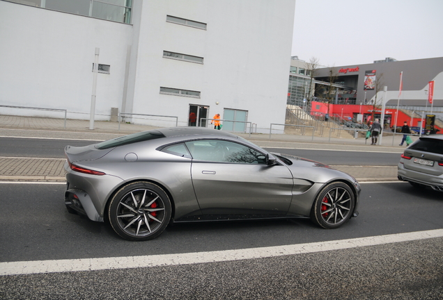 Aston Martin V8 Vantage 2018