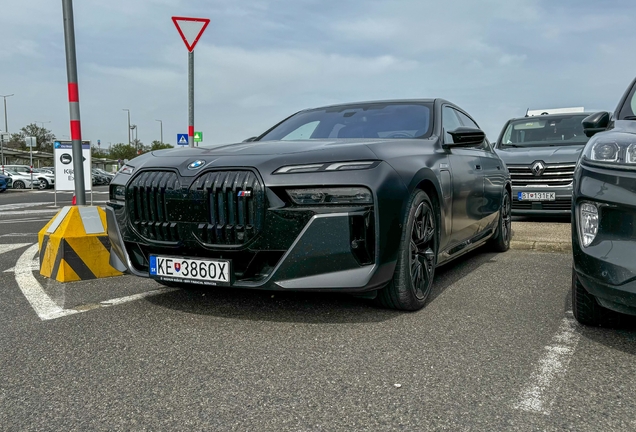 BMW M760e xDrive