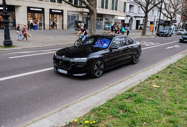 BMW M760e xDrive
