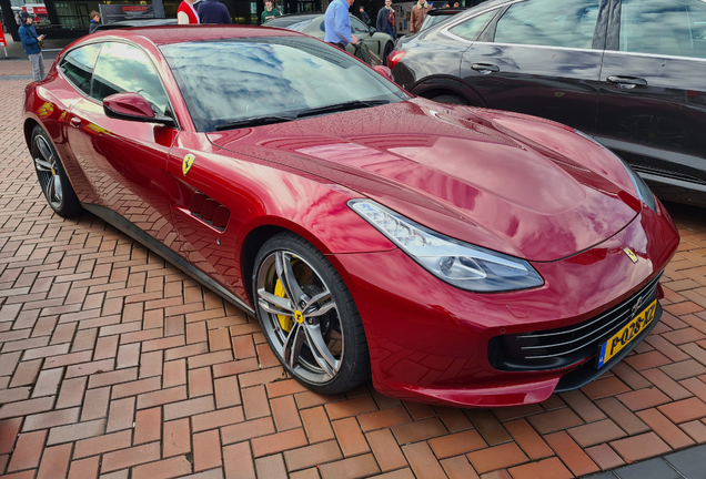 Ferrari GTC4Lusso