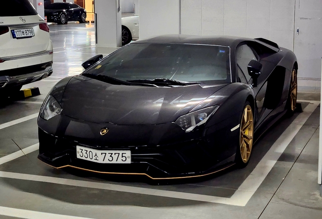 Lamborghini Aventador S LP740-4