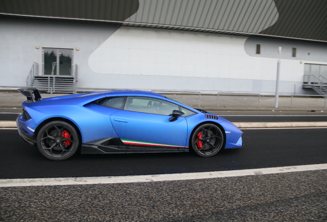 Lamborghini Huracán LP640-4 Performante