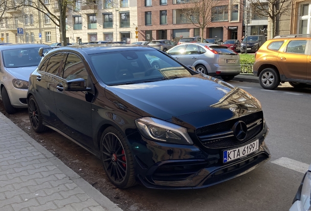 Mercedes-AMG A 45 W176 2015