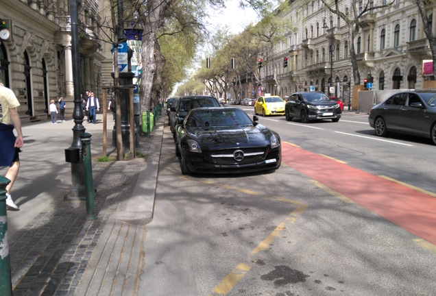 Mercedes-Benz SLS AMG