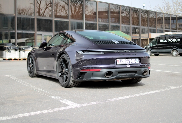 Porsche 992 Carrera 4 GTS