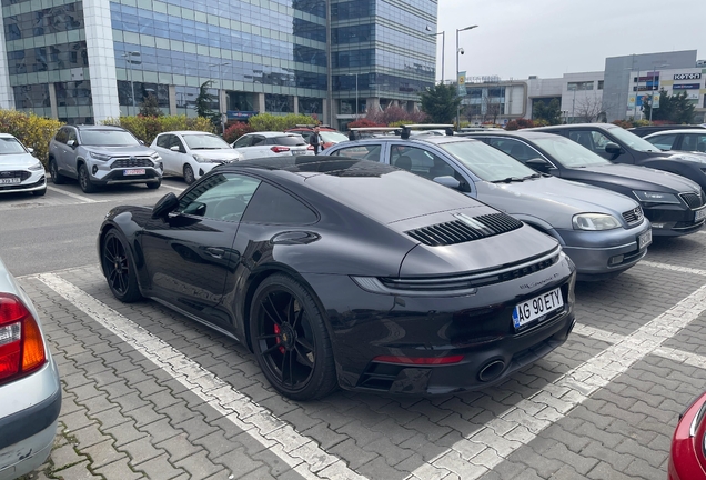 Porsche 992 Carrera 4 GTS