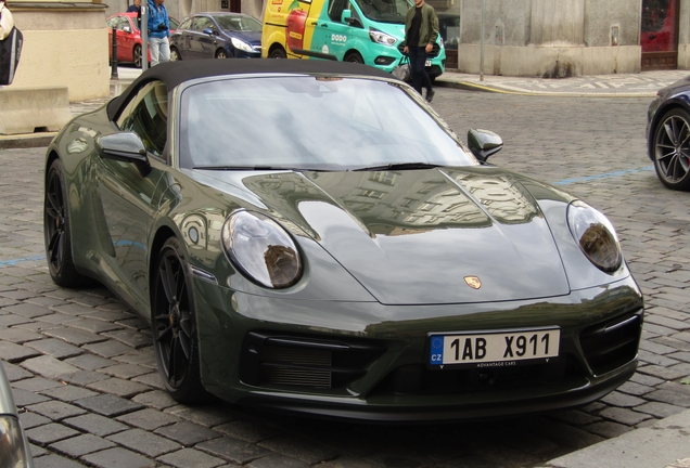 Porsche 992 Carrera 4 GTS Cabriolet