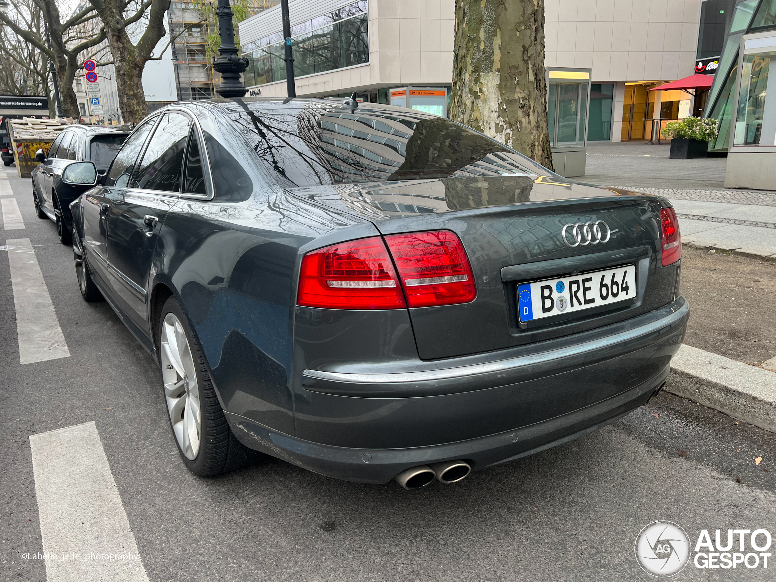 Audi S8 D3