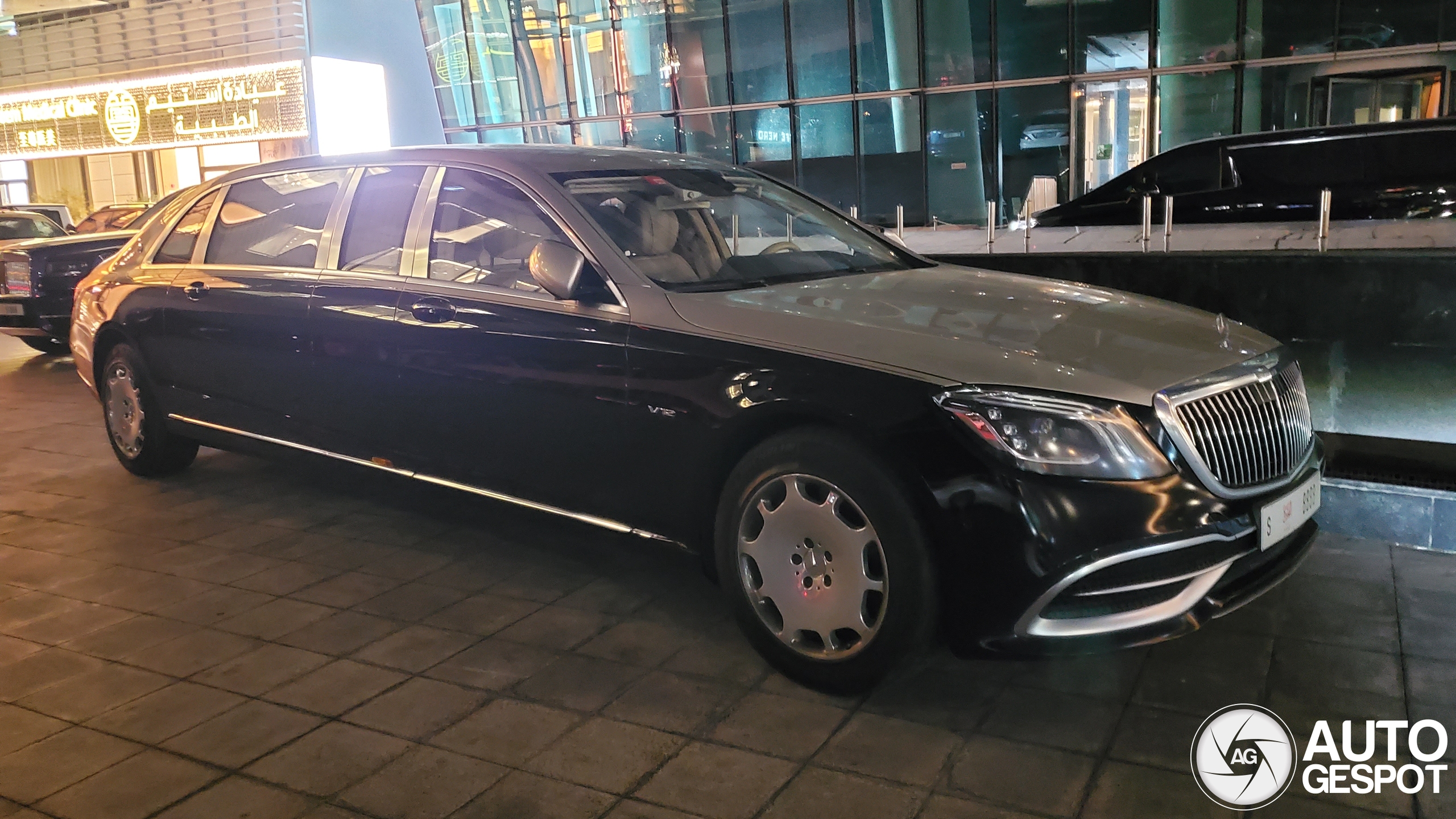 Mercedes-Maybach S 650 Pullman VV222