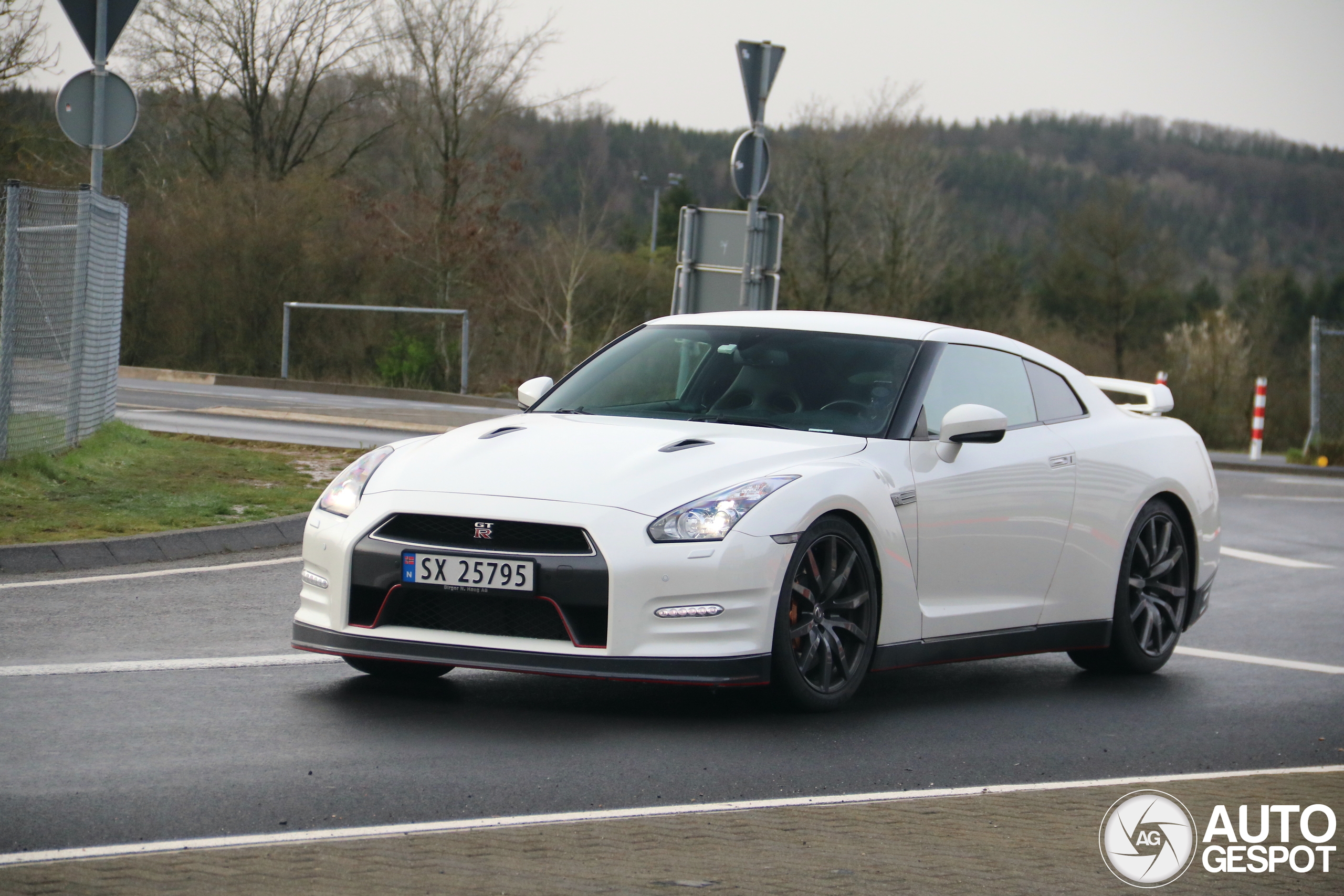 Nissan GT-R 2013