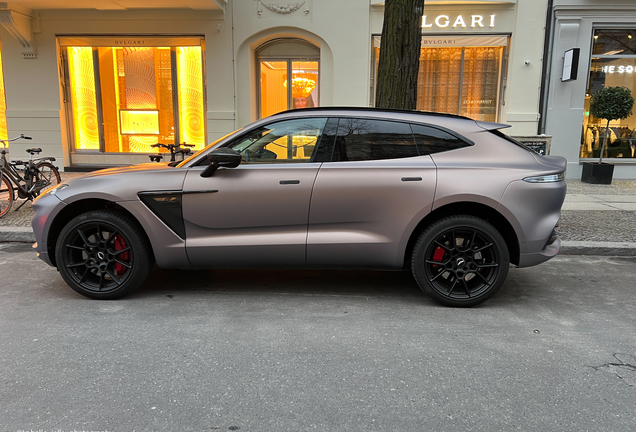 Aston Martin DBX