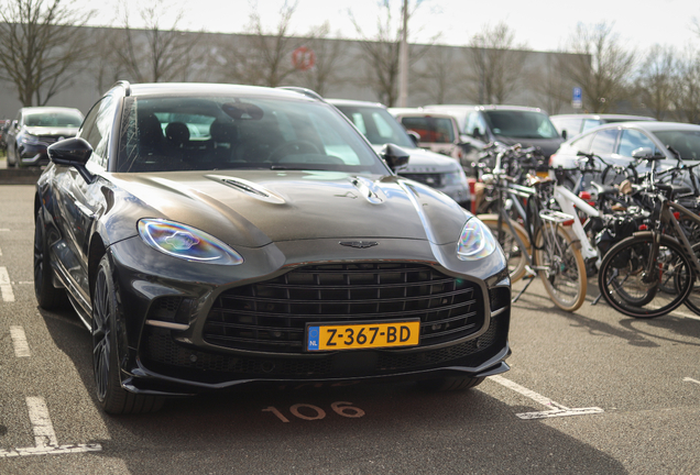 Aston Martin DBX707