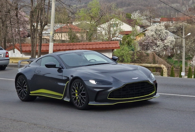 Aston Martin V12 Vantage 2023