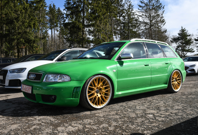 Audi RS4 Avant B5