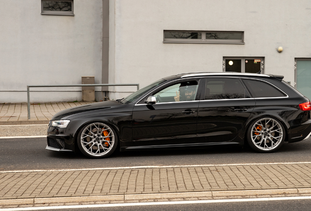 Audi RS4 Avant B8