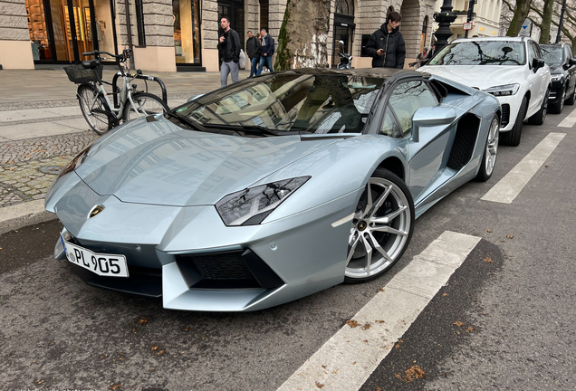 Lamborghini Aventador LP700-4 Roadster