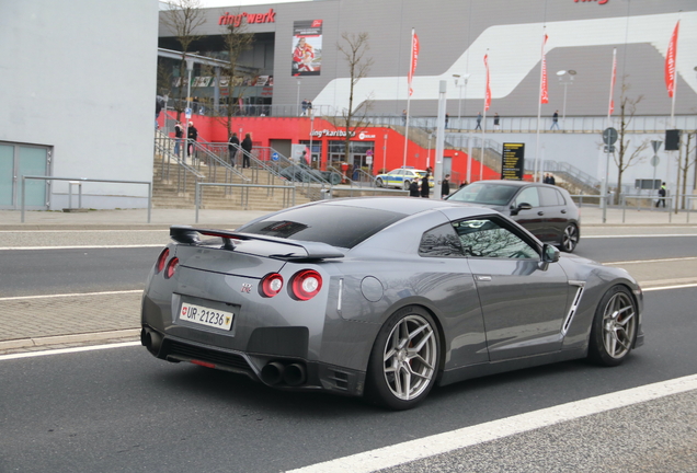 Nissan GT-R 2013