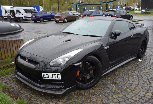 Nissan GT-R