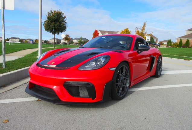 Porsche 718 Cayman GT4 RS Weissach Package