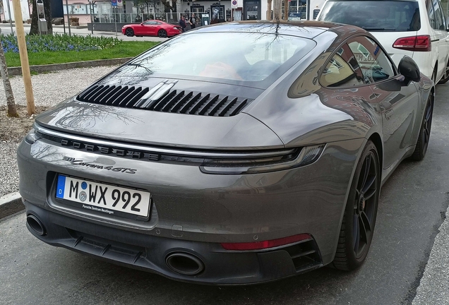 Porsche 992 Carrera 4 GTS