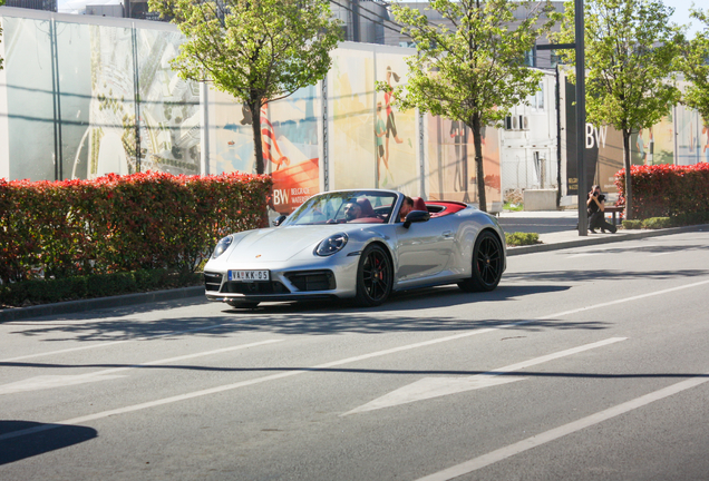 Porsche 992 Carrera 4 GTS Cabriolet