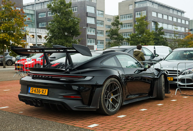 Porsche 992 GT3 RS Weissach Package