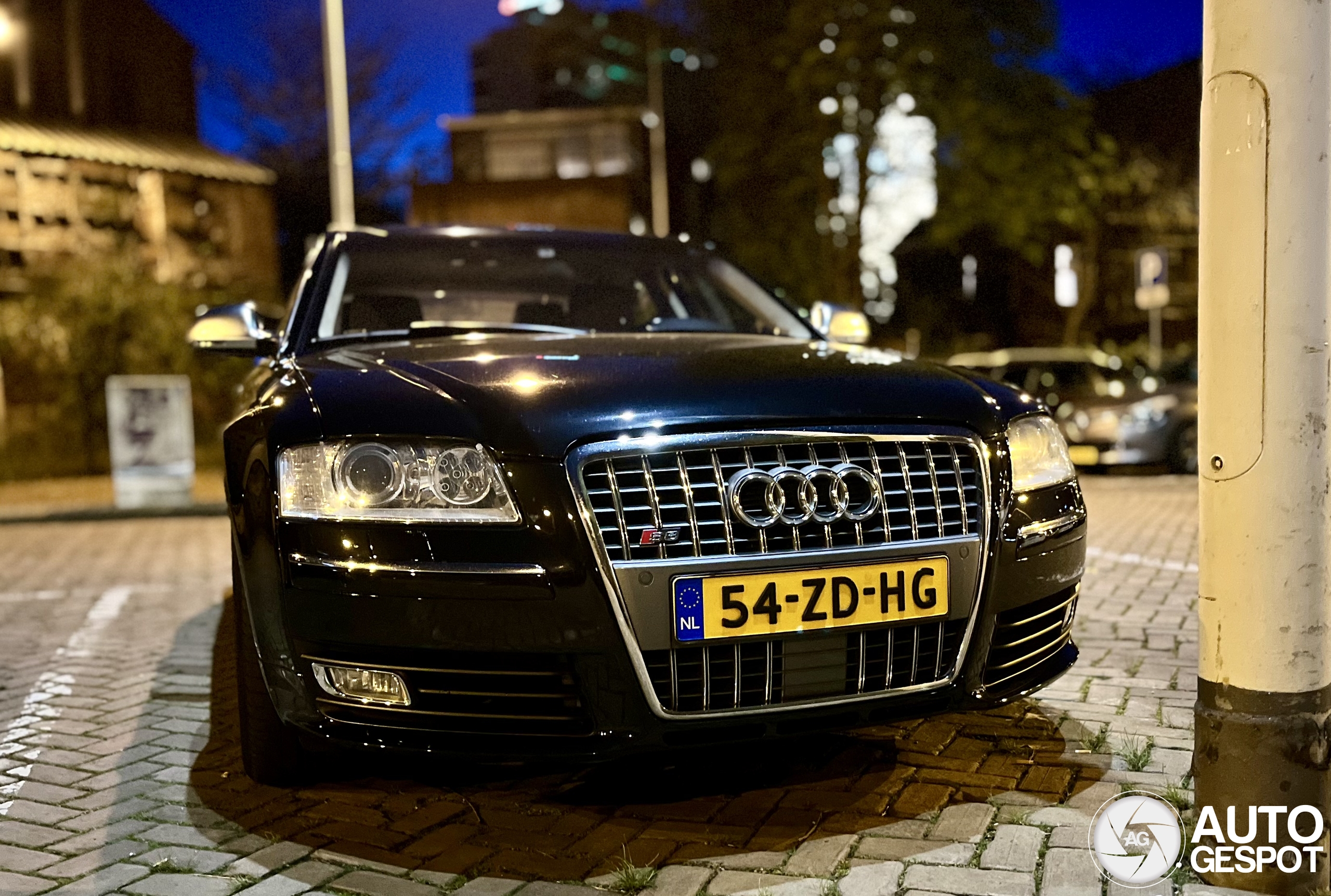 Audi S8 D3